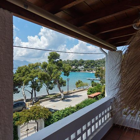 Seaview Apartment - Poros Relaxing Beachfront Flat Poros Town ภายนอก รูปภาพ