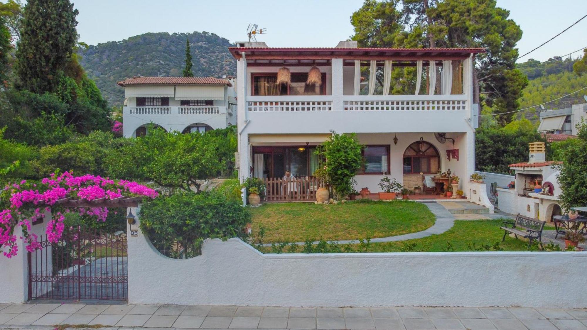 Seaview Apartment - Poros Relaxing Beachfront Flat Poros Town ภายนอก รูปภาพ
