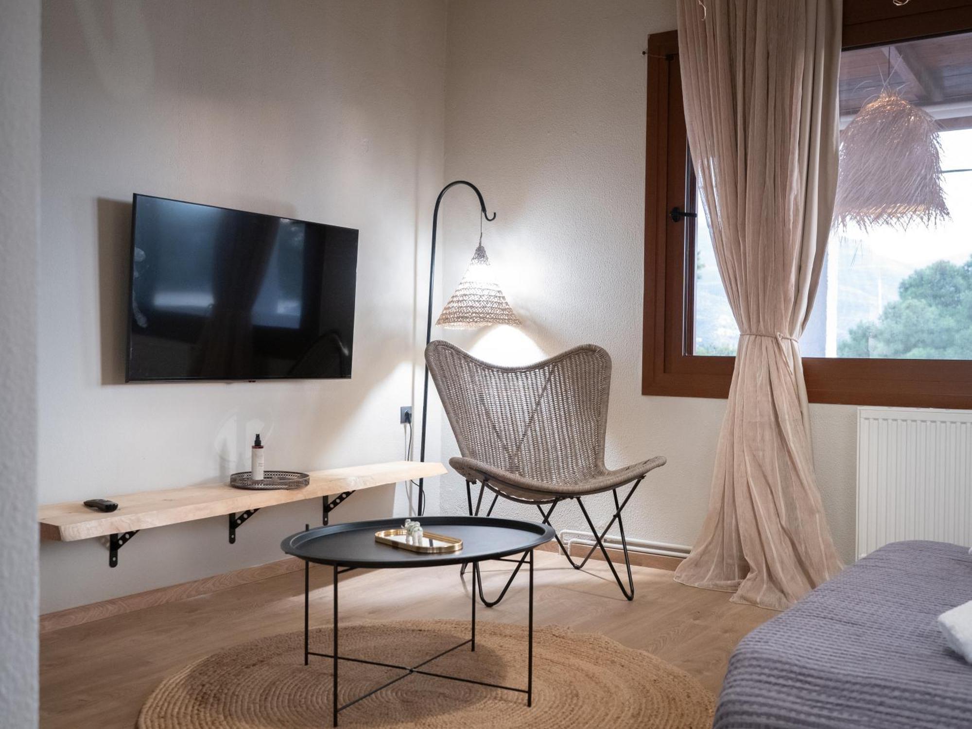Seaview Apartment - Poros Relaxing Beachfront Flat Poros Town ภายนอก รูปภาพ