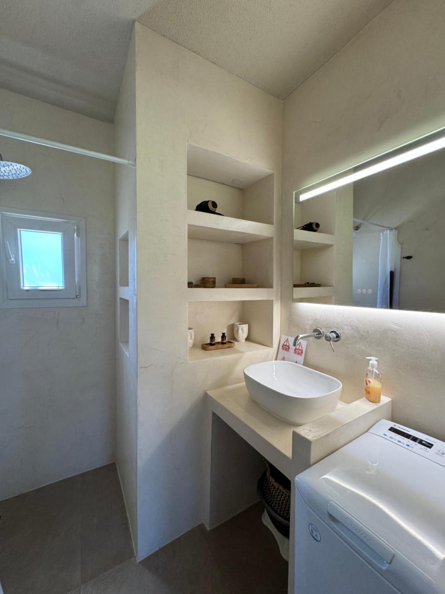 Seaview Apartment - Poros Relaxing Beachfront Flat Poros Town ภายนอก รูปภาพ