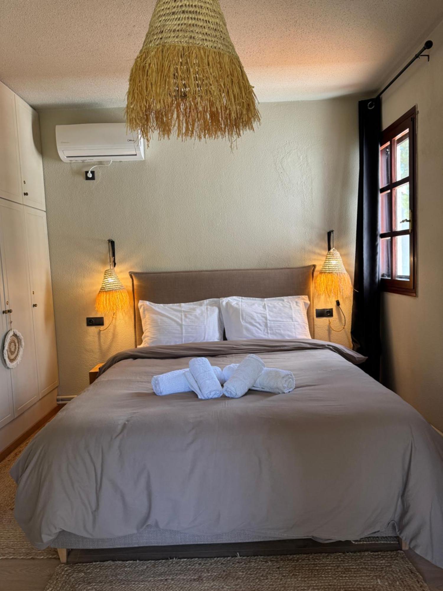 Seaview Apartment - Poros Relaxing Beachfront Flat Poros Town ภายนอก รูปภาพ