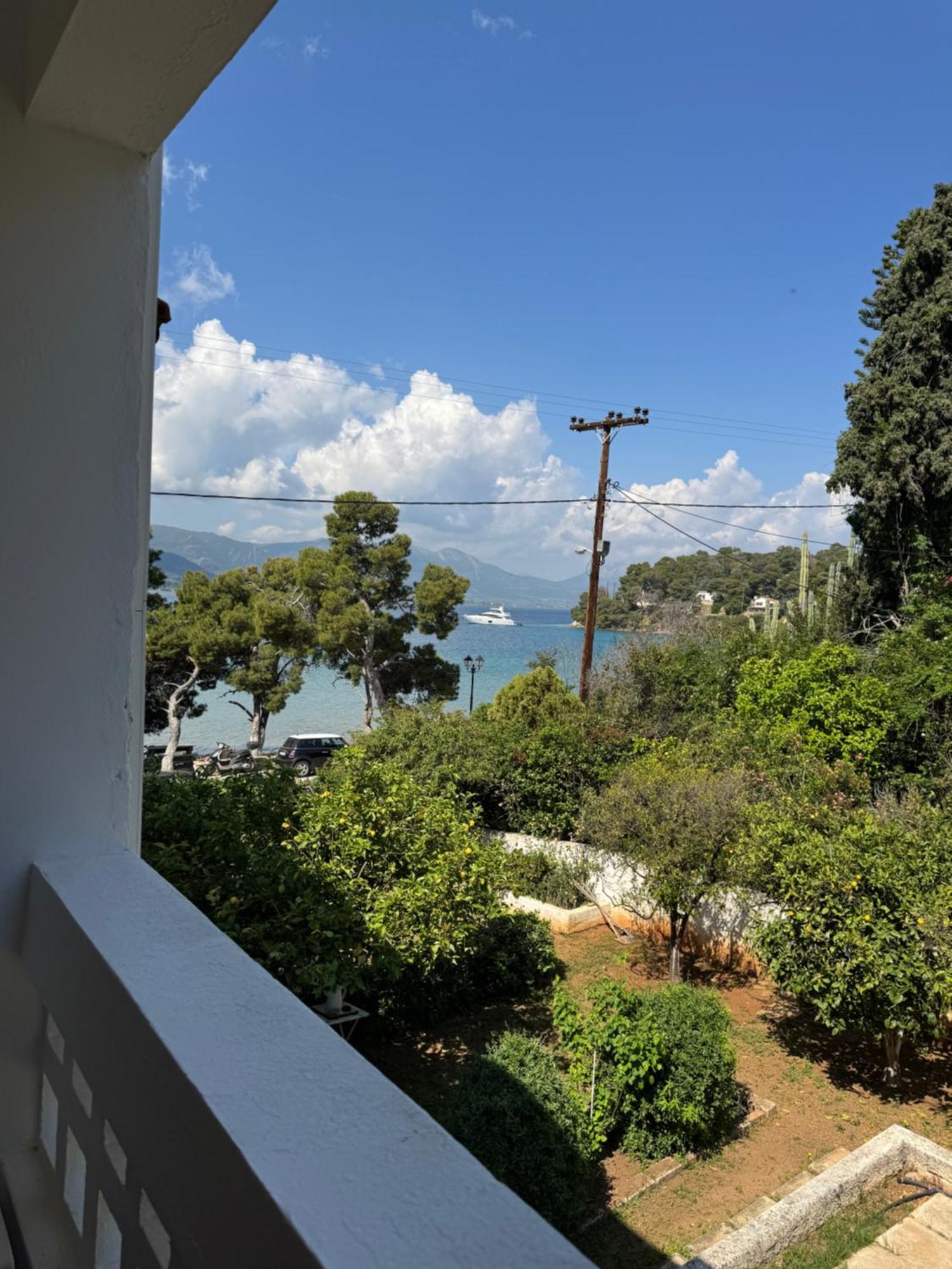 Seaview Apartment - Poros Relaxing Beachfront Flat Poros Town ภายนอก รูปภาพ